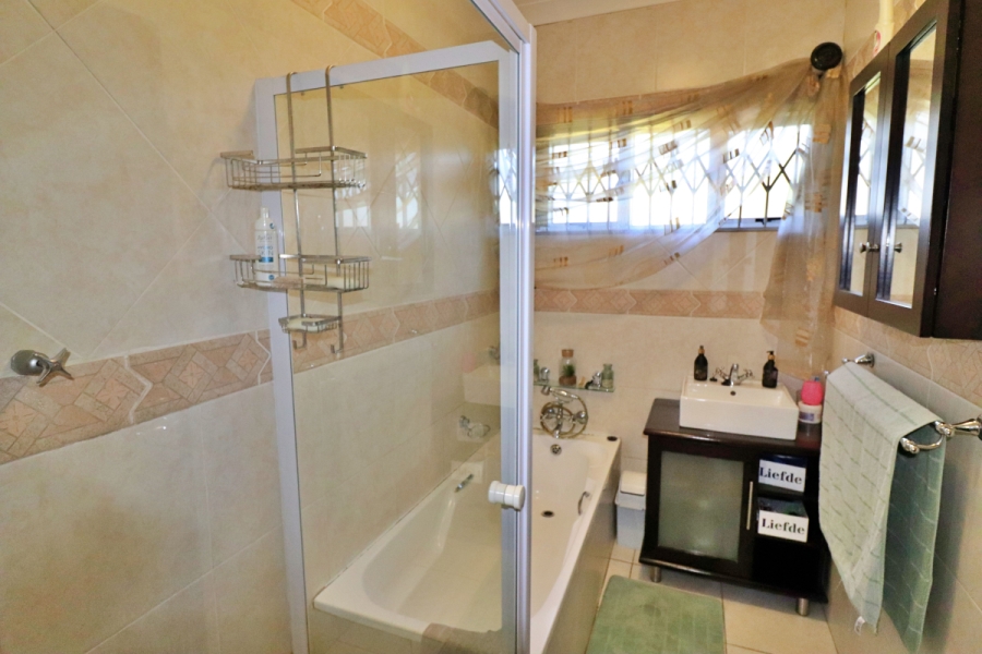 3 Bedroom Property for Sale in Sunnyridge Eastern Cape